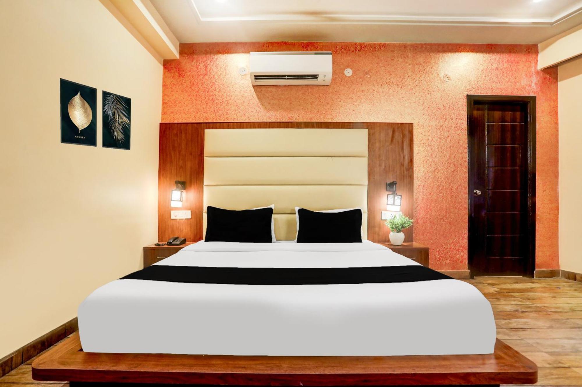 Rājpur Super Townhouse Oak Pacify Hills酒店 外观 照片