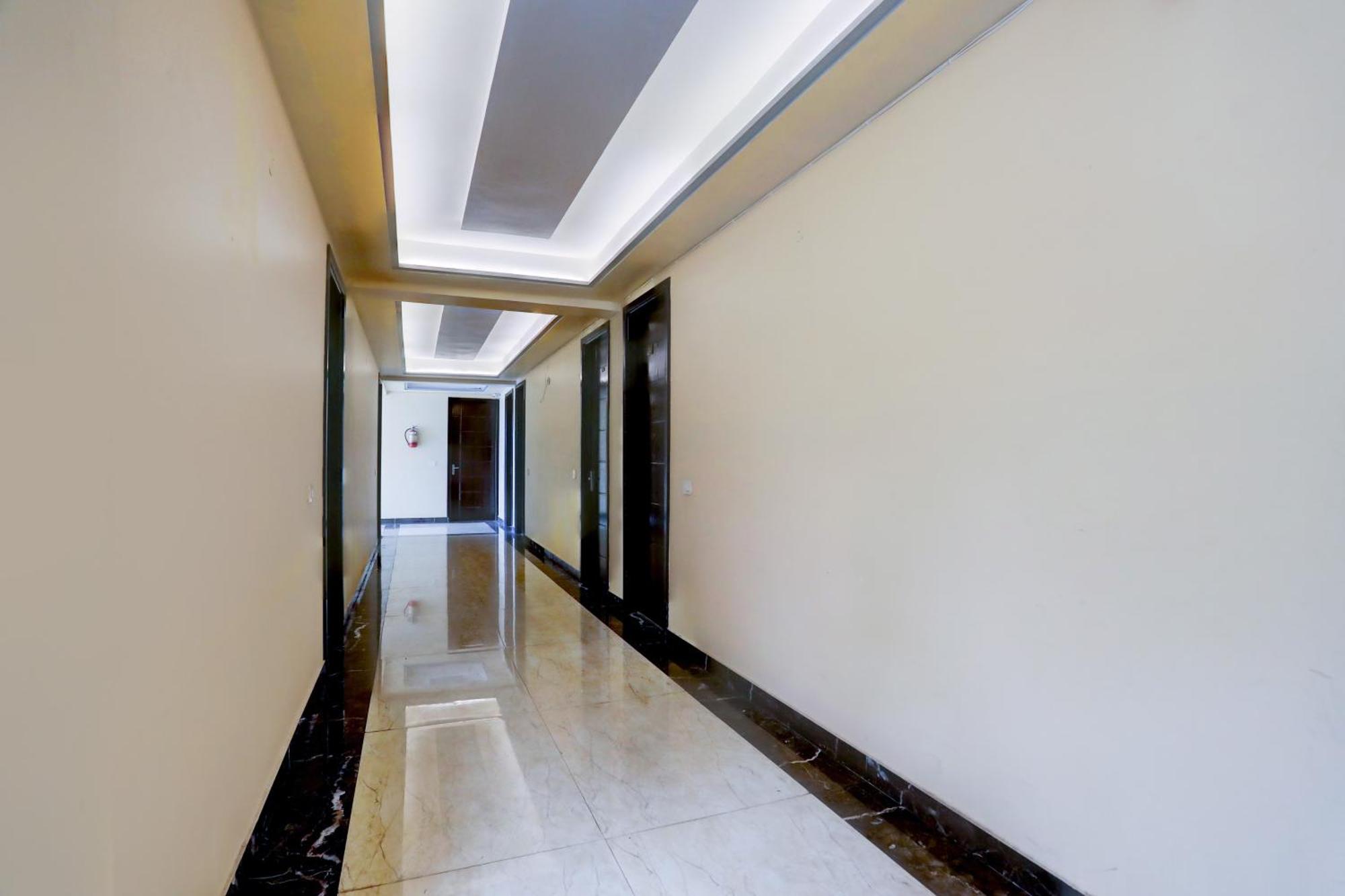 Rājpur Super Townhouse Oak Pacify Hills酒店 外观 照片